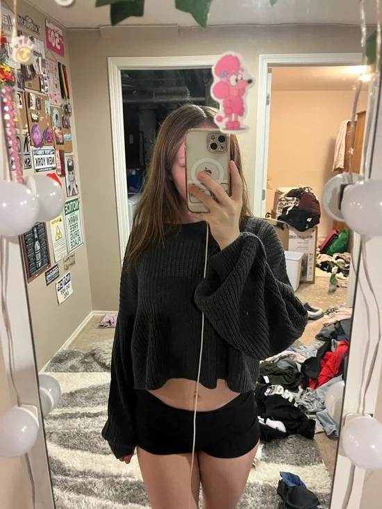 clothes - Picture 14 of 15